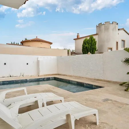 Villa Welcs Casa 180 Emp Con Piscina Privada
